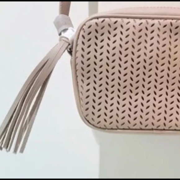 NEW Summer & Rose Delilah Crossbody Purse in Tan - Picture 3 of 3